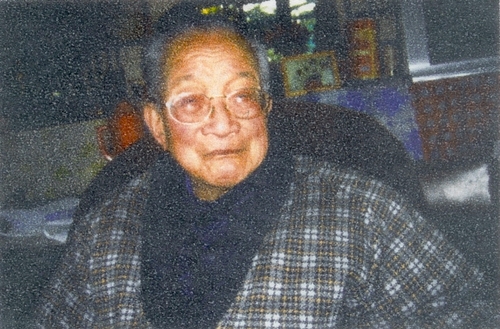 老同志回忆录：好朋友薛耕莘事迹补遗1、离休干部薛耕莘（103岁）摄于家中。